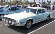68 サンダーバード 1968_Ford_Thunderbird.jpg
